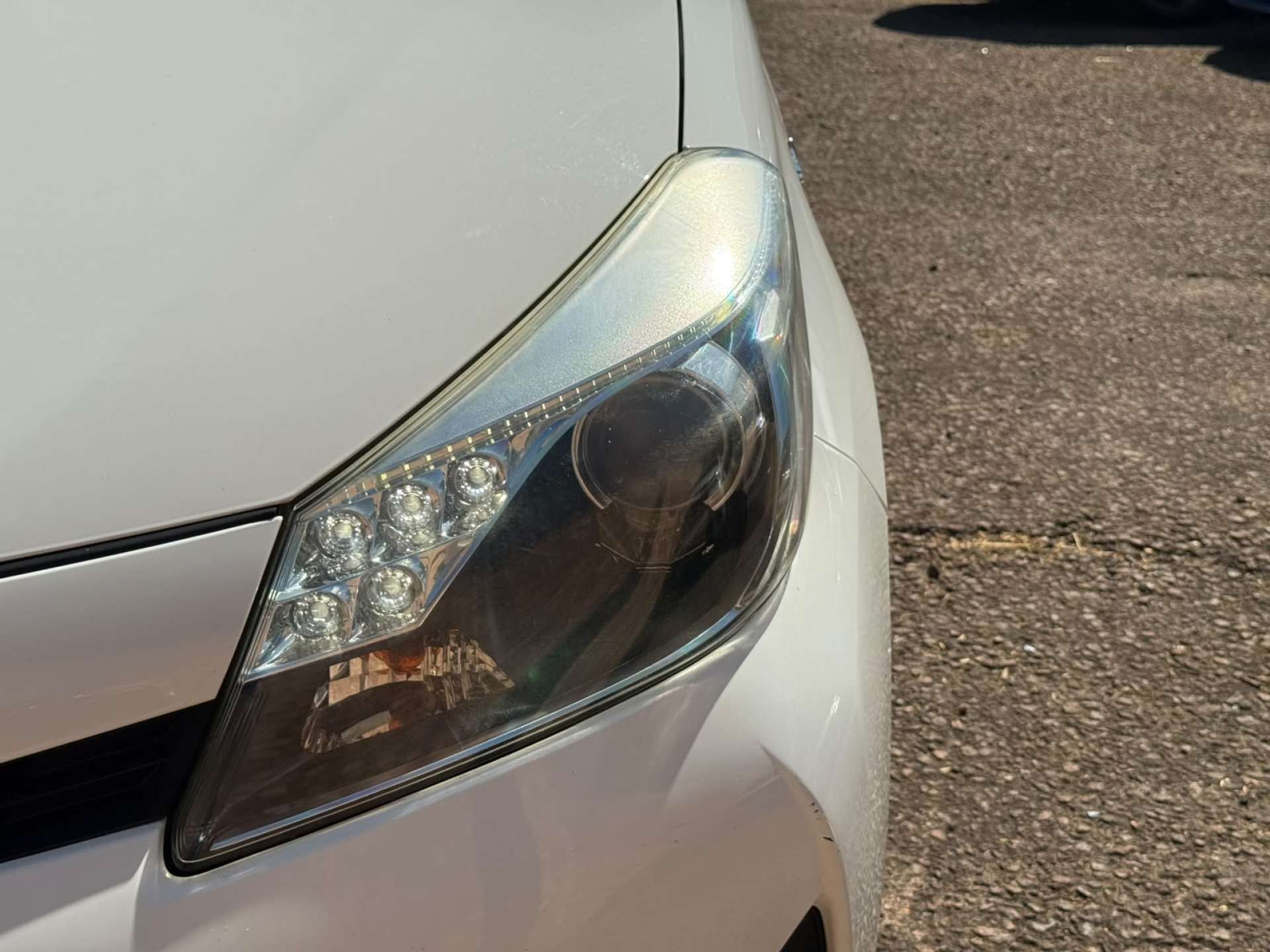2013 Toyota Yaris thumbnail 12