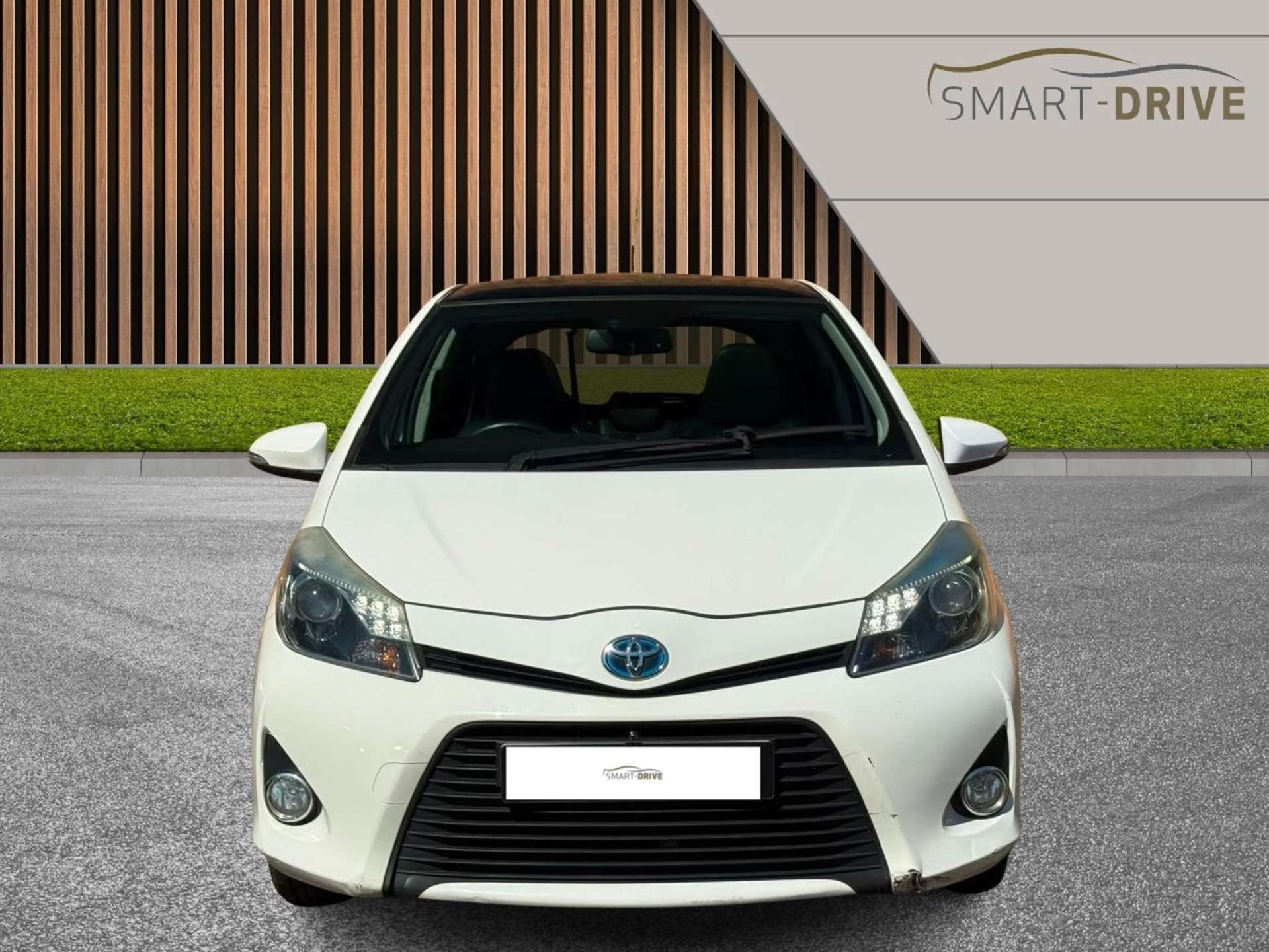 2013 Toyota Yaris thumbnail 3