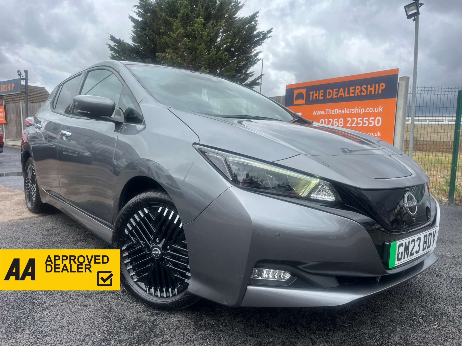 2023 NISSAN LEAF